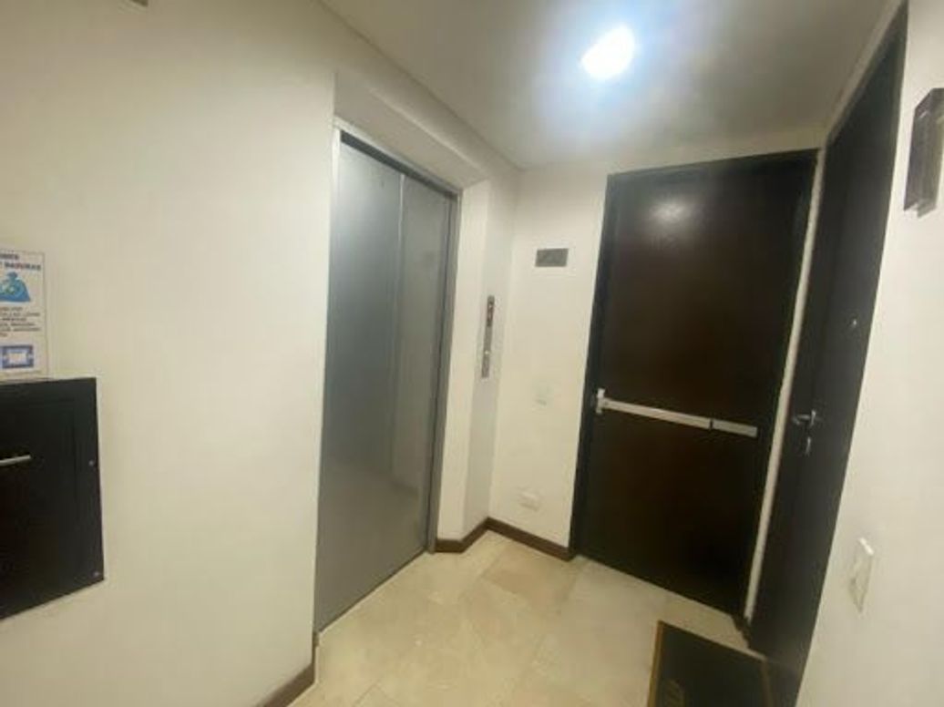 Apartamento de 4 alcobas en venta en Bella Suiza, Bogotá, 130 m² · foto 2 de 20