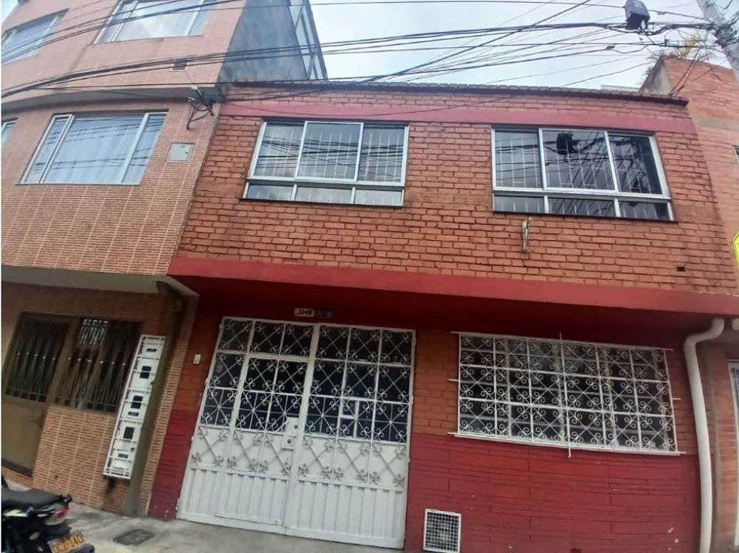 Casa de 9 alcobas en venta en San Fernando, Bogotá, 232 m² · foto 3 de 20
