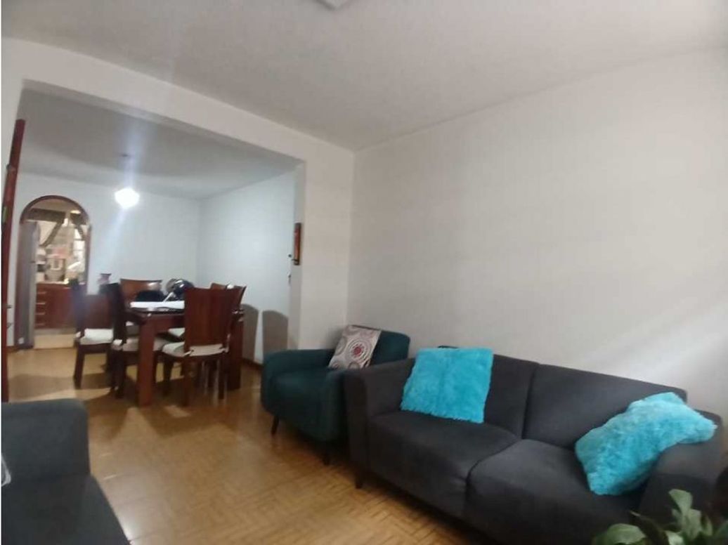 Casa de 9 alcobas en venta en San Fernando, Bogotá, 232 m² · foto 9 de 20