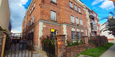 Apartamento de 45 mts, cocina integral,1 baños , 1 habitaciones, closet, sala comedor.
2 bicicleteros cubiertos.
La administración incluye
Plan básico de wifi.
Seguros
Incluye línea blanca Lavadora, secadora y nevera
Parqueadero descubierto.
SERVICIOS PÚBLICOS ESTRATO1 