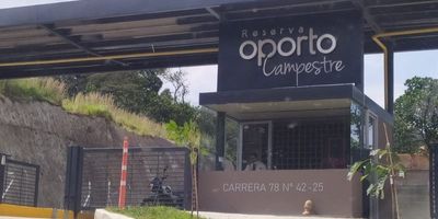 Hermoso apartamento con excelentes acabados en unidad cerrada, cerca a ruta de transporte publico, colegios y supermercados. Hermosa vista