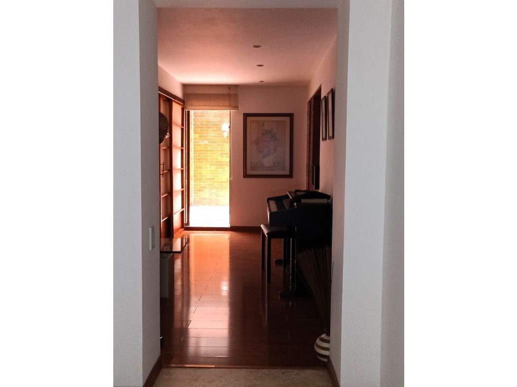 Apartamento de 3 alcobas en venta en Los Rosales, Bogotá, 194 m² · foto 8 de 20
