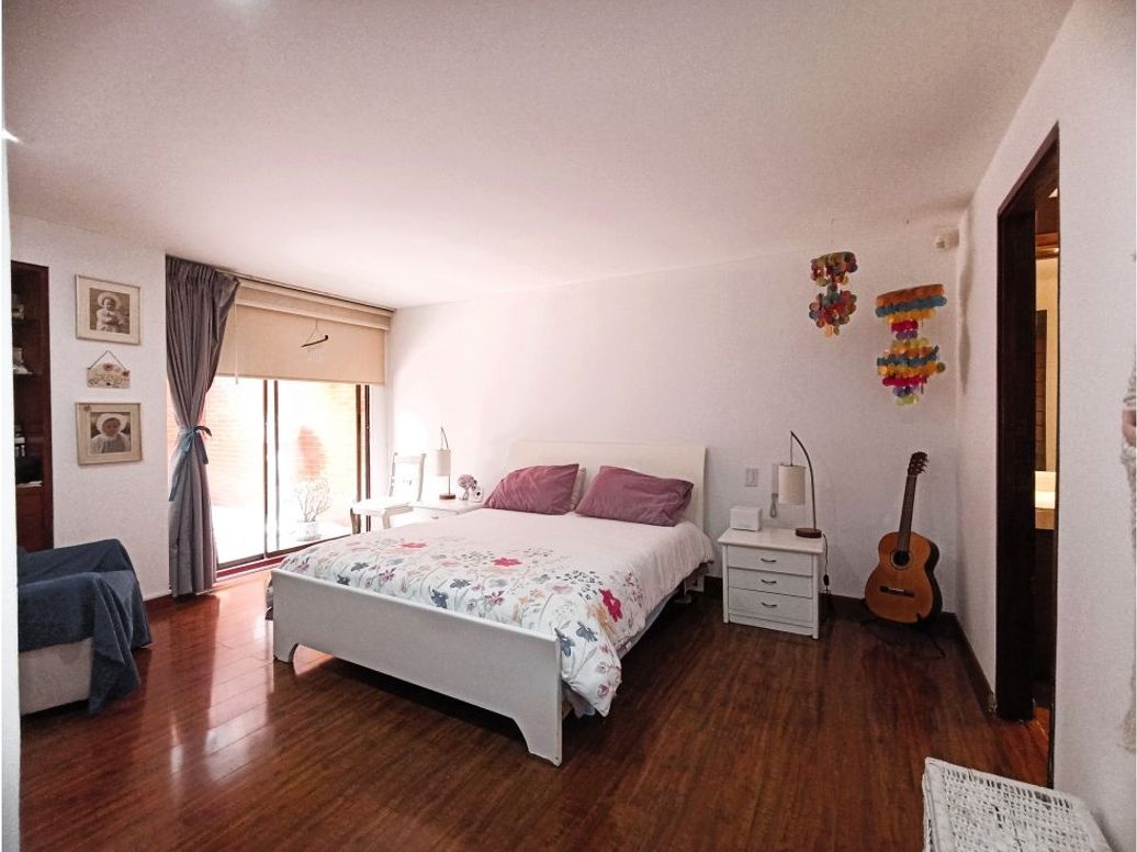 Apartamento de 3 alcobas en venta en Los Rosales, Bogotá, 194 m² · foto 9 de 20