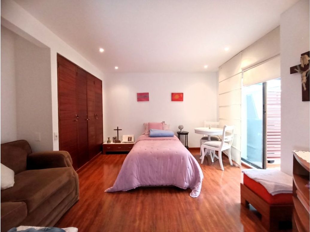Apartamento de 3 alcobas en venta en Los Rosales, Bogotá, 194 m² · foto 11 de 20