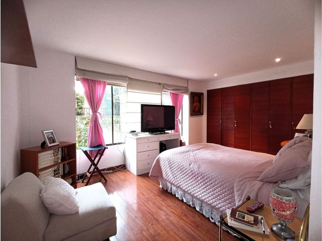 Apartamento de 3 alcobas en venta en Los Rosales, Bogotá, 194 m² · foto 14 de 20