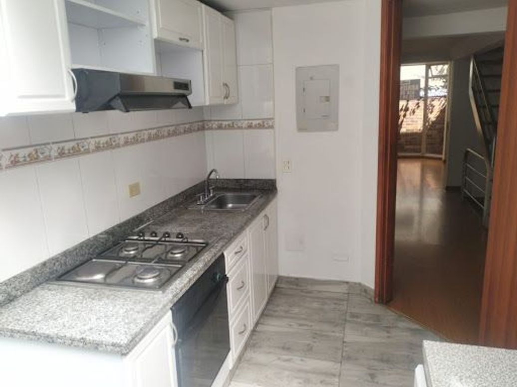 Casa de 4 alcobas en venta en Cedritos, Bogotá, 100 m² · foto 7 de 20