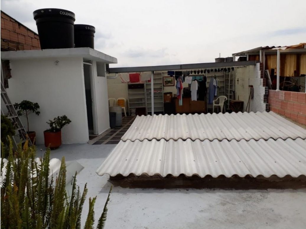 Casa de 6 alcobas en venta en Roma, Bogotá, 240 m² · foto 11 de 20