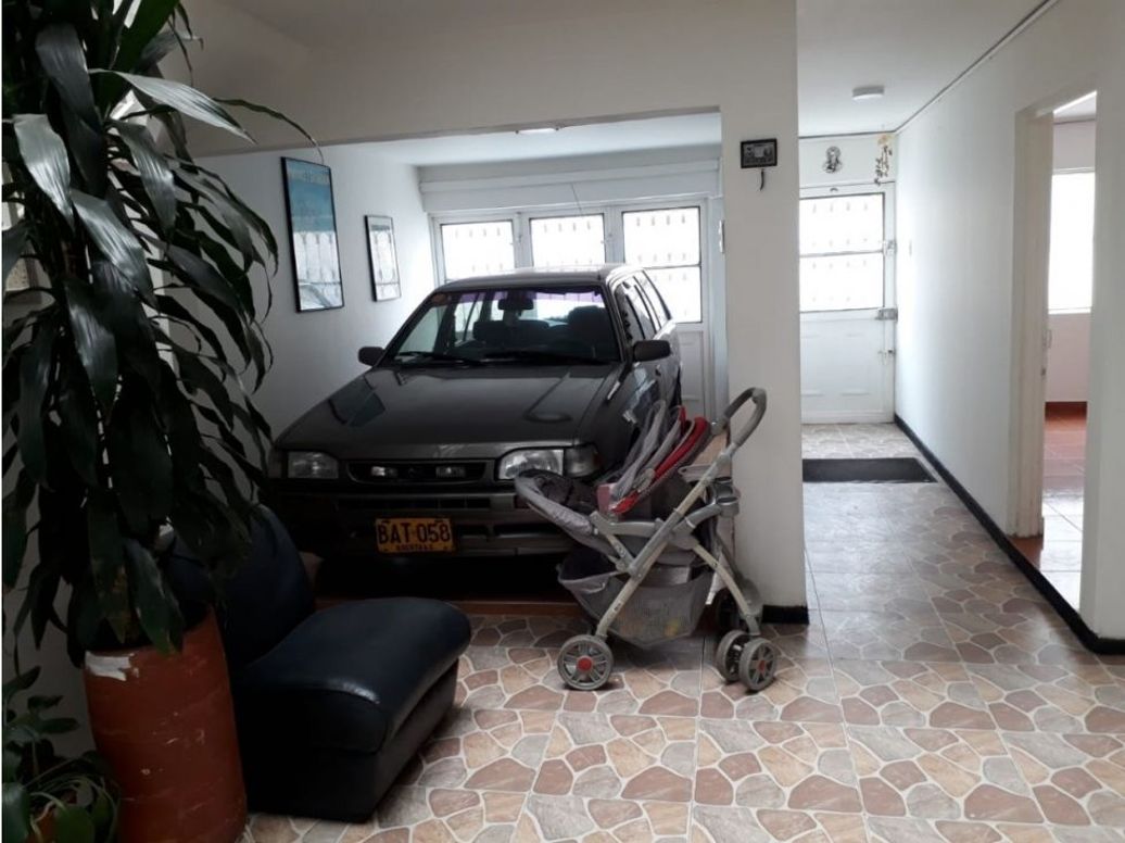 Casa de 6 alcobas en venta en Roma, Bogotá, 240 m² · foto 15 de 20