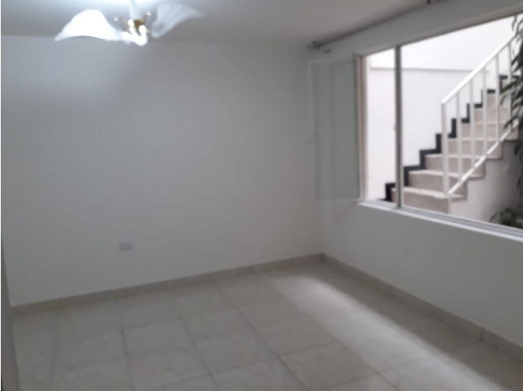 Casa de 6 alcobas en venta en Roma, Bogotá, 240 m² · foto 5 de 20