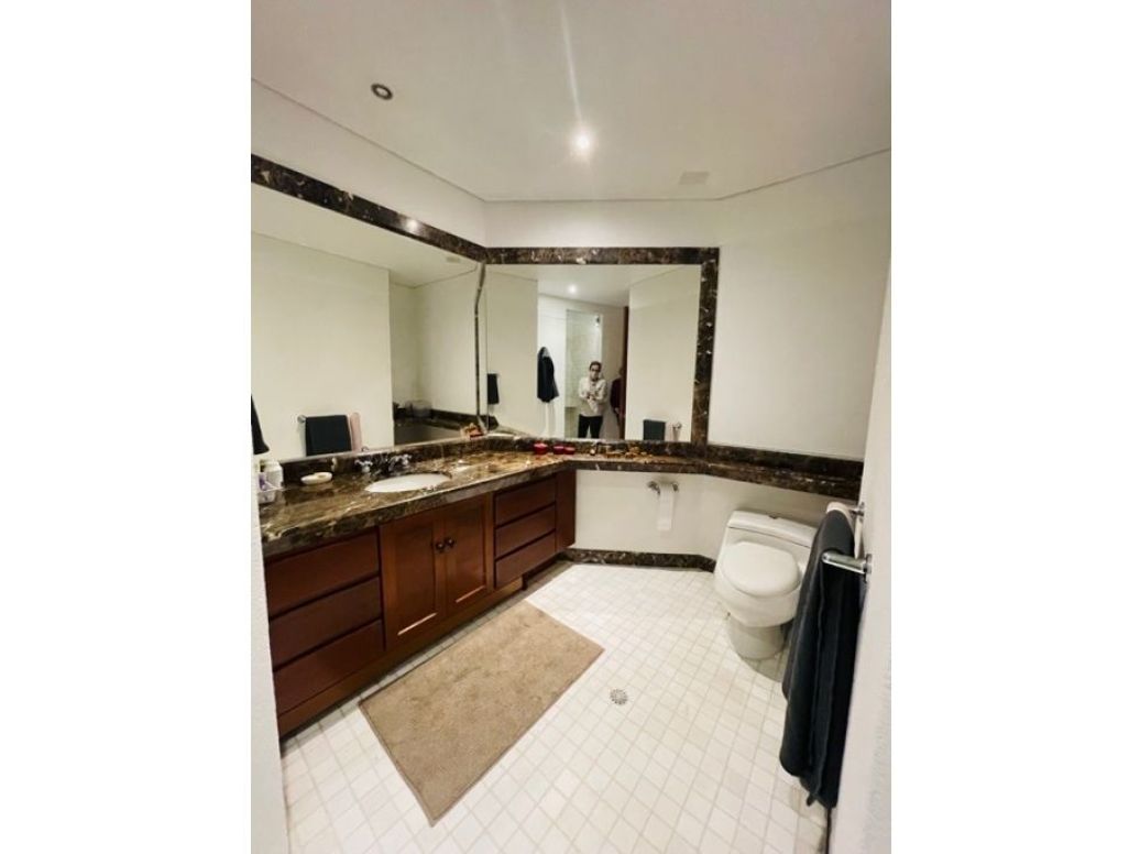 Apartamento de 3 alcobas en venta en Chico Oriental, Bogotá, 360 m² · foto 10 de 16