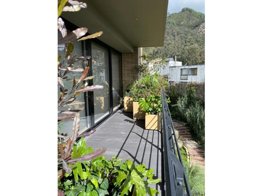 Apartaestudio en venta en El Refugio, Bogotá, 210 m² · foto 6 de 17