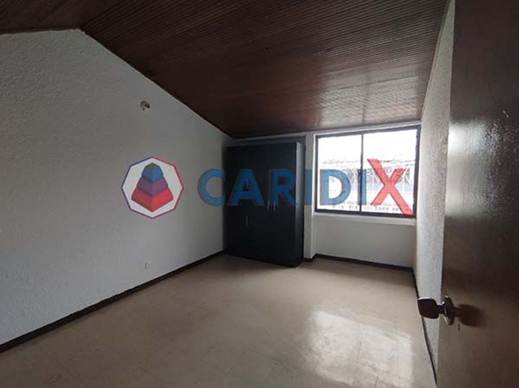 Casa de 4 alcobas en venta en Villa Luz, Bogotá, 161 m² · foto 2 de 20