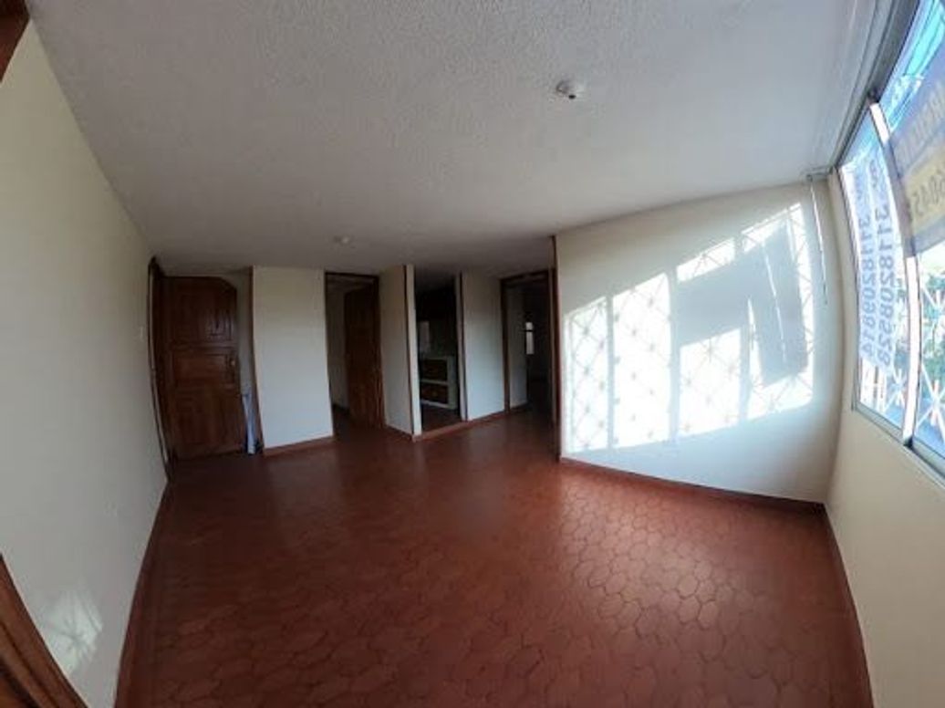 Casa de 9 alcobas en venta en Gran Britalia, Bogotá, 350 m² · foto 13 de 20