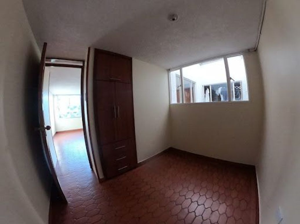 Casa de 9 alcobas en venta en Gran Britalia, Bogotá, 350 m² · foto 9 de 20
