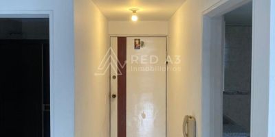 Se vende apartamento , 3 habitaciones, piso 3 sala comedor, parqueadero techado, piscina y zona de bbq, juegos infantiles