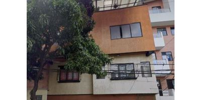 Esta ubicado en una zona de alta valorización con buenas vías de acceso, transporte público, cerca de supermercados, colegios, en todo el corazón de Medellín. A

Son   tres  apartamentos

Apartamento en venta   externo  apto 301  Cuenta con dos cuartos  con closet sala comedor,  cocina,   zona de  ropa  ,  ventanal grande  con  vista a la calle    ,1  baño , piso en cerámica, red de gas.

Apartamento en venta   externo  apto 302:  Cuenta con dos cuartos  con closet sala comedor,  cocina,   zona de  ropa  ,  ventanal grande  con visa al patio   ,1  baño , piso en cerámica, red de gas.

Apartamento en venta   externo  apto 401  Cuenta con 3 cuartos  con closet sala comedor,  cocina,   terraza  amplia   , cuarto util , vista a la  calle  ,2  baño , piso en cerámica, red de gas.

Si buscas estar en un lugar agradable y cerca de todo lo que necesitas, esta opción es para tí. ¡¡Agenda tu cita pronto!!  
 

 
