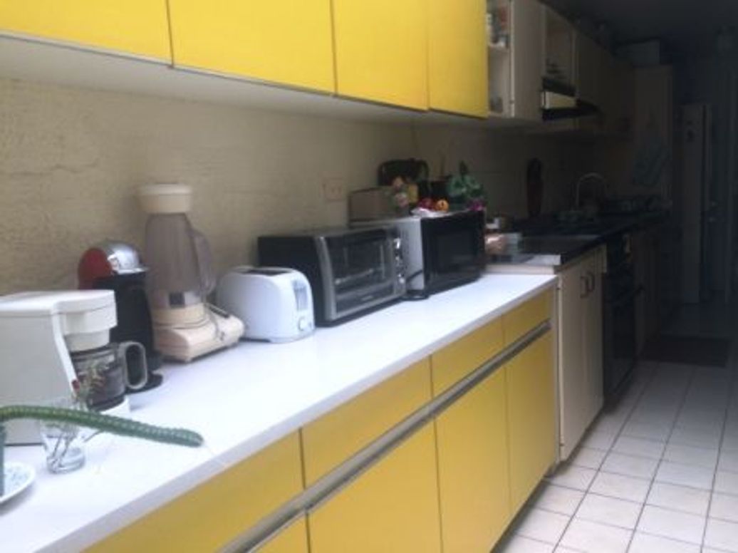 Casa de 5 alcobas en venta en Villa Magdala, Bogotá, 240 m² · foto 5 de 20