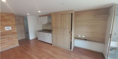 Apartaestudios en venta en la localidad de barrios unidos con un área de 33m2, disponibles en 4to y 5to piso. Los apartamentos cuentan con armario empotrado un baño, cocina integral, zona de lavandería, calentador y un depósito para cada apartaestudio. Cuenta terraza comunal con ventanas panorámicas, BBQ, salón social y un baño. 