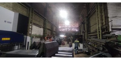 Bodega en venta en Cartagena de Indias. Con una ubicación estratégica, sobre una vía principal y cercanía al transporte público garantizan una excelente visibilidad y accesibilidad para tus clientes. Esta bodega cuenta con todas las comodidades para ser el lugar perfecto para tu negocio. Con un amplio terreno de 1700 metros cuadrados con acceso pavimentado que permite una fácil entrada y salida de vehículos, así como la cercanía a centros comerciales, colegios/universidades y oficinas de negocios que te brindarán todo lo necesario para el desarrollo de tu actividad empresarial.

 
