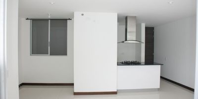 Apartamento en Venta en unidad cerrada ubicado en Galicia cerca a supermercados de cadena, rutas de transporte publico y servicios complementarios de la zona. cuenta con sala-comedor, pisos en porcelanato, tres habitaciones y dos baños,  cocina integral meson en quarztone,  estufa y calentador, zona de ropas. La unidad cuenta con piscina, gimnasio, salón comunal, sauna/turco, parques infantiles, placa polideportiva, zonas verdes y un parqueadero cubierto. Vigilancia y portería las 24 Horas  *Inmuebles sujetos a verificación de disponibilidad.*
