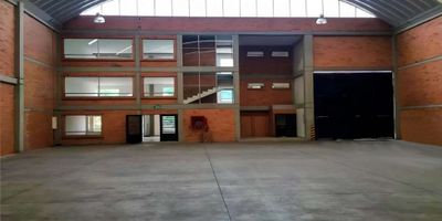BODEGA EN ARRIENDO 1.806 M2 PARQUE INDUSTRIAL EN TOCANCIPÁ

Ø ÁREA TOTAL 1.806 M2
Ø ÁREA LIBRE 1.450 M2
Ø ÁREA DE OFICINAS 350 M2
Ø ÁREA DE PARQUEADERO 50 M2
Ø TRIPLE ALTURA 9.5 A CERCHA Y 14.25 A CUMBRERA
Ø USO PRINCIPALMENTE LOGÍSTICO
Ø PISO DE ALTA RESISTENCIA 7 TON POR M2
Ø CARGA ELÉCTRICA 25 KVA
Ø PUERTAS DE INGRESO PARA TRACTOMULAS
Ø 6 BAÑOS: 1 BATERIA POR PISO
Ø LUMINARIAS LED
Ø SEGURIDAD PRIVADA 24/7
