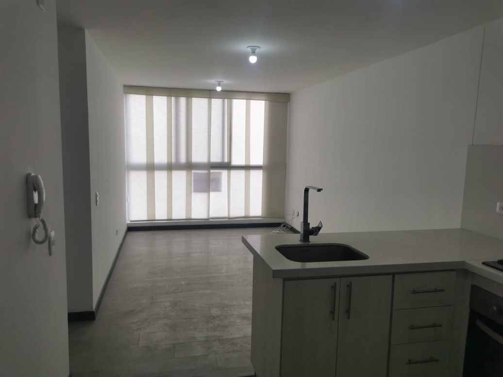 Apartamento de 3 alcobas en arriendo en Cjr Zentralzajari, Bogotá, 67 m² · foto 2 de 17