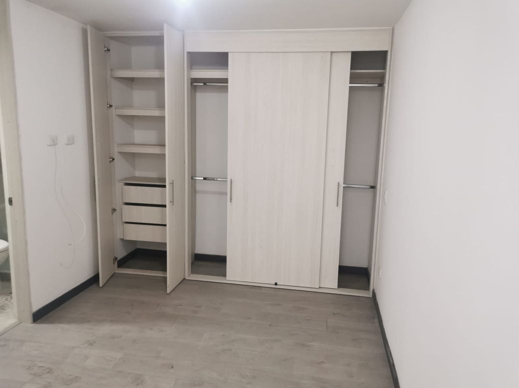 Apartamento de 3 alcobas en arriendo en Cjr Zentralzajari, Bogotá, 67 m² · foto 10 de 17