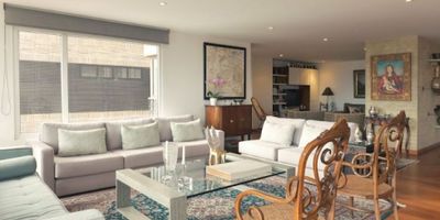 Area 312 mts 30 mts de terraza, vendo apartamento, piso trece exterior, vista a verde, sala con chimenea, comedor independiente, estudio, baño social, tres habitaciones cada una con baño, estar de alcobas, cocina cerrada, zona de lavanderia, cuarto y baño de servicio, tres garajes, un deposito. edificio club house, gimnasio, piscina, zona infantil,  apts c-dos 
