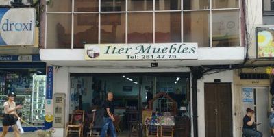 Local diagonal al parque principal de  itagui primer y segundo piso.