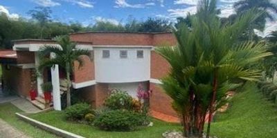 Casa en Venta vía Cerritos condominio el tigre, Cuenta con un área 350m2, 4 habitaciones, 6 baños, Cocina Integral, Sala y Comedor Independientes, Gas Domiciliario, Calentador a Gas, Zona de Ropas, Habitación del Servicio, Balcón, Terraza, Patio, Cuarto Útil, Estudio, Jacuzzi, Conjunto Cerrado, Vigilancia, Salón Social, Piscina, Canchas, Juegos Infantiles, Jardines, Zona Húmeda, Zona BBQ, Antejardín,  parqueaderos cubiertos: 2, parqueaderos descubiertos: 3