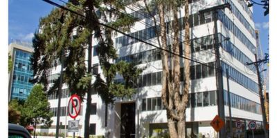 Area 530 mts, arrienda espectacular oficina, tercer piso, edificio empresarial chico 99 siete, cuenta con auditorio para reuniones, acceso biométrico, circuito cerrado television, alarma de Intrusión, planta eléctrica de suplencia, tanque de reserva de agua, subestación eléctrica, gabinetes contra incendios, acceso vehicular sistematizado, vigilancia 24 x7, siete pisos, cuatro ascensores, ubicada estratégicamente en corredores viales principales cerca a importantes cadenas hoteleras, entidades financieras, restaurantes, zonas verdes y parqueaderos públicos, canon de arrendamiento mas admisnitracion, apts - c- dos 
