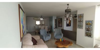 Bienvenido a este hermoso apartamento para alquiler en la encantadora ciudad de Cartagena de Indias. Con su área construida de 129 M2, este apartamento ofrece el espacio y comodidad perfecta para ti y tu familia.

Este apartamento cuenta con 2 amplias alcobas, ideal para alojar a tus seres queridos o incluso para tener un espacio extra para tus invitados. Además, cuenta con 2 baños completos, uno de ellos en la habitación principal, para brindarte la privacidad y comodidad que mereces.

En su interior, podrás disfrutar de servicios básicos como agua, electricidad y gas domiciliario, junto con comodidades como aire acondicionado y una cocina integral . También podrás encontrar un baño auxiliar, clósets y una habitación de servicio, dando una sensación de orden y amplitud.

Ahora, hablemos de las características externas de este encantador apartamento. Con su acceso pavimentado, no tendrás que preocuparte por el transporte o la movilidad en la zona. Además, estarás rodeado de increíbles áreas turísticas, parques cercanos y playas que siempre están llenas de vida.

Otra ventaja de este apartamento es la comodidad que brindan las instalaciones, incluyendo un ascensor y un parqueadero visitantes para tus invitados. También puedes estar tranquilo sabiendo que la vigilancia está garantizada en esta vivienda multifamiliar.

No pierdas la oportunidad de disfrutar de este maravilloso apartamento en alquiler en la encantadora Cartagena de Indias. ¡Contáctanos ahora para programar una visita!
