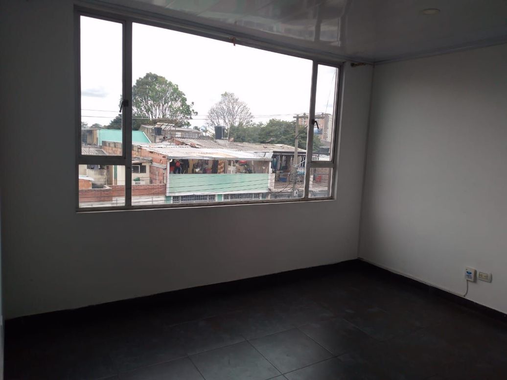 Casa de 6 alcobas en venta en El Laurel, Bogotá, 150 m² · foto 17 de 20