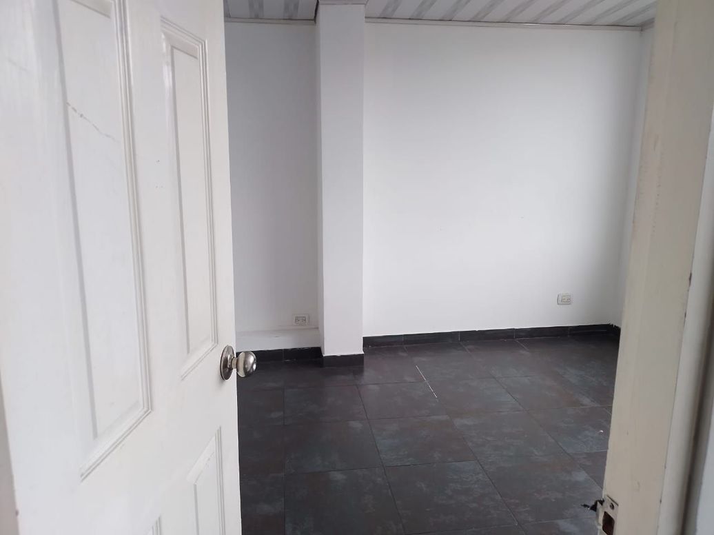 Casa de 6 alcobas en venta en El Laurel, Bogotá, 150 m² · foto 14 de 20