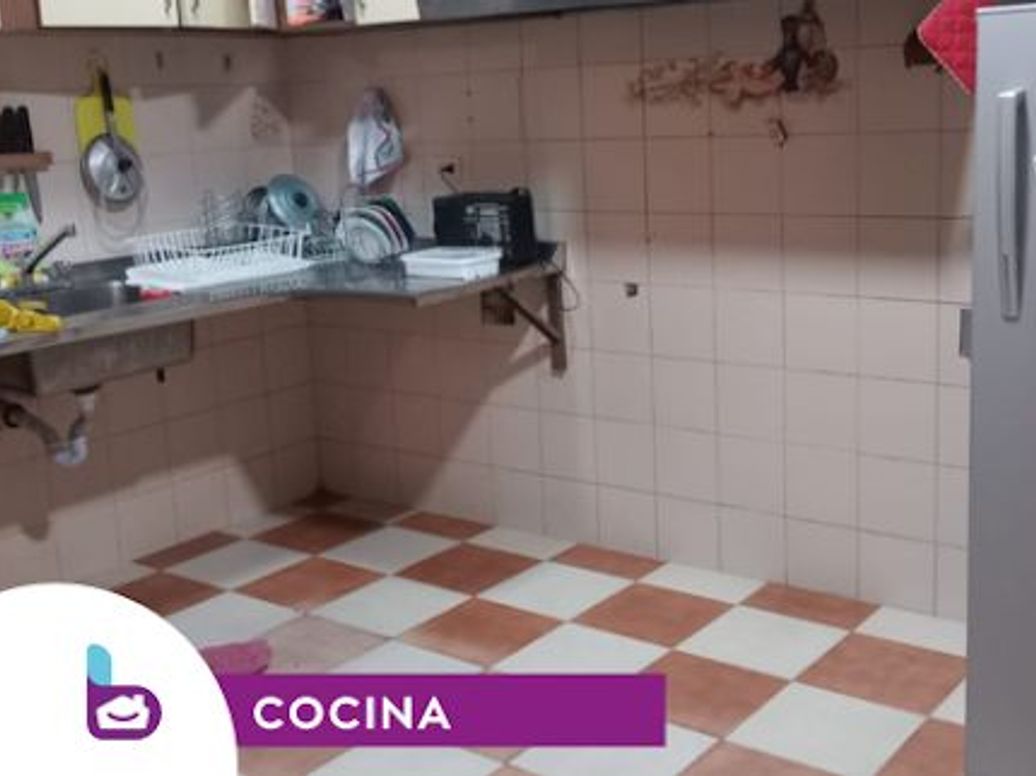 Casa de 5 alcobas en venta en Colombia, Bogotá, 306 m² · foto 6 de 13