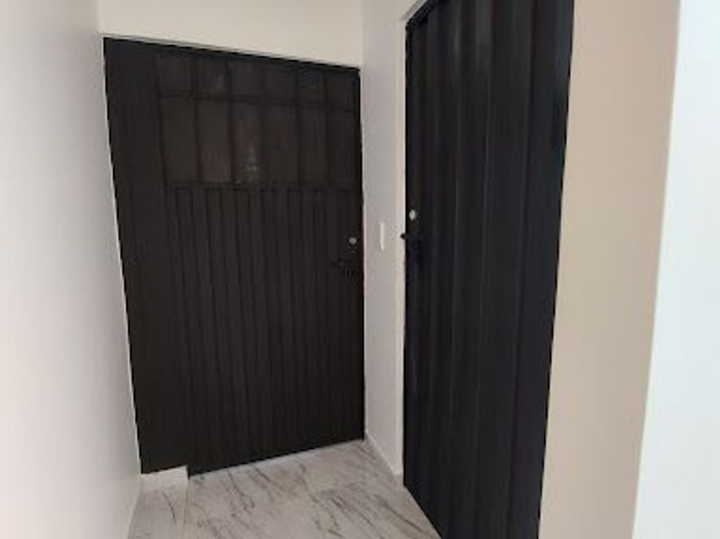 Casa de 9 alcobas en venta en Prado Veraniego Norte, Bogotá, 350 m² · foto 7 de 8