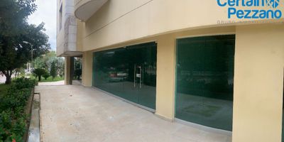 Excelente oportunidad de inversión en un LOCAL en Arriendo/ Venta ubicado en Barranquilla.   Cuenta 48 M2 y 1 baño,  un amplio espacio para adaptarlo a tus necesidades comerciales, este inmueble es lo que estas buscando para emprender tu negocio. 
Espacio estratégico para negocios con visión, listo para que recibas clientes.
Disponibilidad inmediata Contáctanos hoy mismo para más información y agenda una visita! 3218521992.