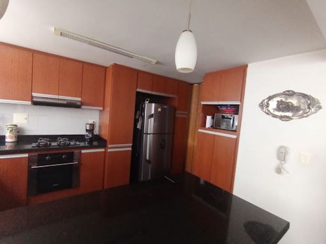 Apartamento de 3 alcobas en venta en San Patricio, Bogotá, 116 m² · foto 5 de 18