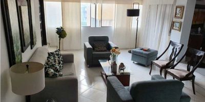 APARTAMENTO EN VENTA EN PRADO, BARRANQUILLA, ATLÁNTICO  ...

Apartamento tradicional, excelente ubicación, con muy buenos espacios y distribución, fresco, iluminado. Cuenta con 3 hab. 2 baños + cuarto y baño de servicio. Buen balcón, en quinto piso. Con parqueadero para dos vehiculos. Valor venta $ 390.000.000

 
