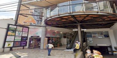 Local en arriendo en plaza mia. Código Inmobiliaria: 34647, para mayor información y revisar toda nuestra oferta visita nuestra pagina web: estebanrios.com o comuníquese a nuestro PBX: (607) 635 2877