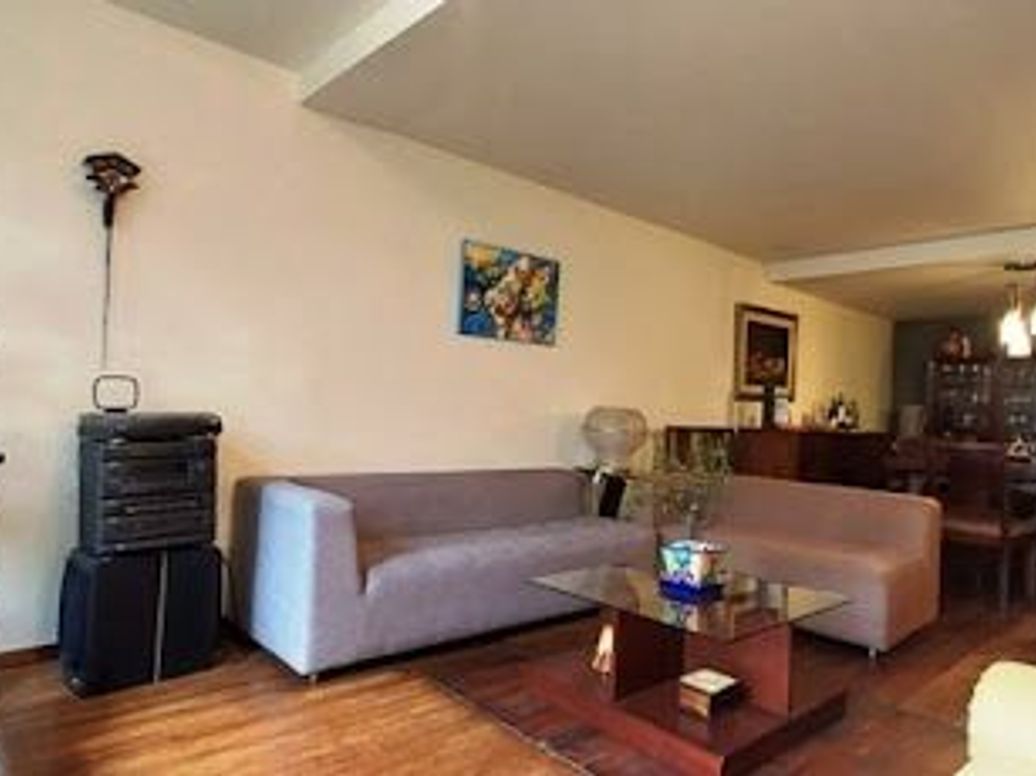 Casa de 4 alcobas en venta en Polo Club, Bogotá, 365 m² · foto 2 de 20