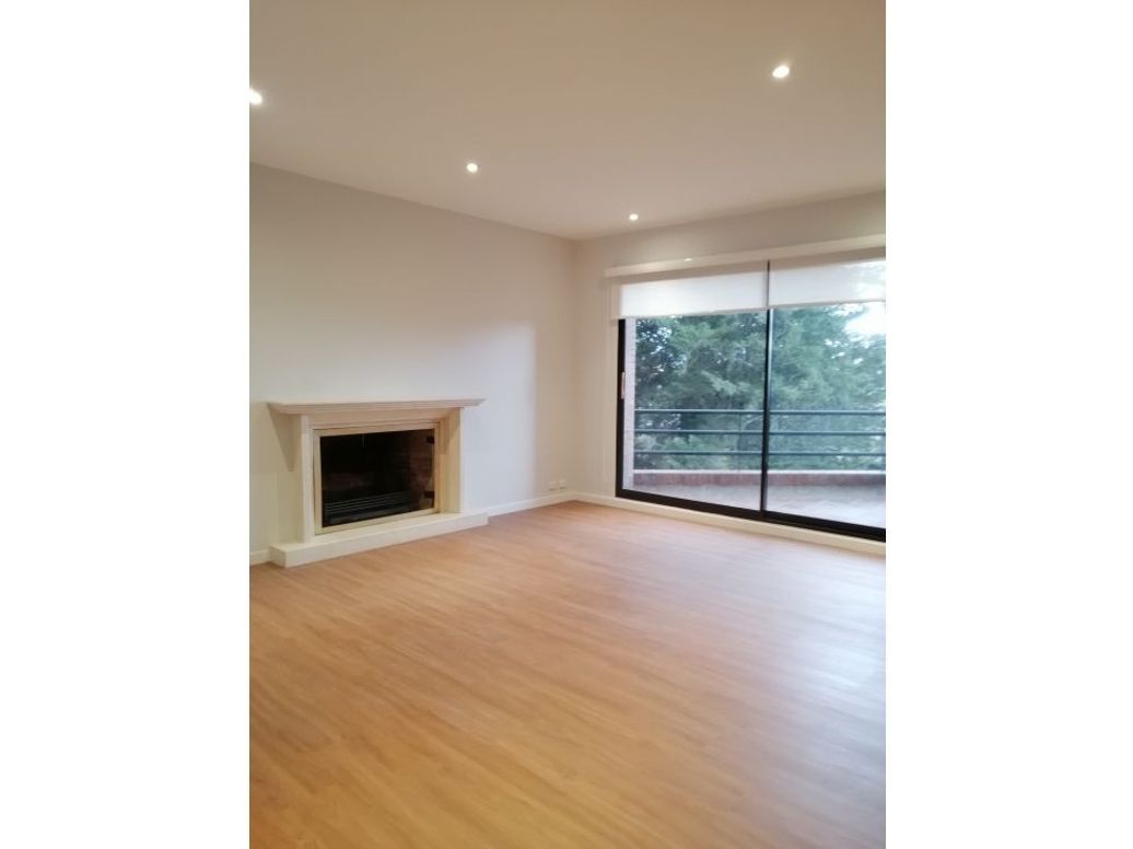 Apartamento de 6 alcobas en venta en Ub. Bosques De Medina, Bogotá, 345 m² · foto 2 de 9