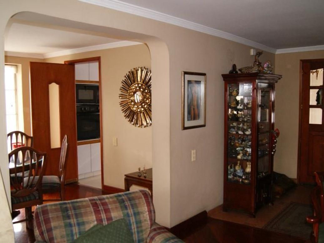 Casa de 5 alcobas en venta en Siete De Agosto, Bogotá, 325 m² · foto 4 de 19