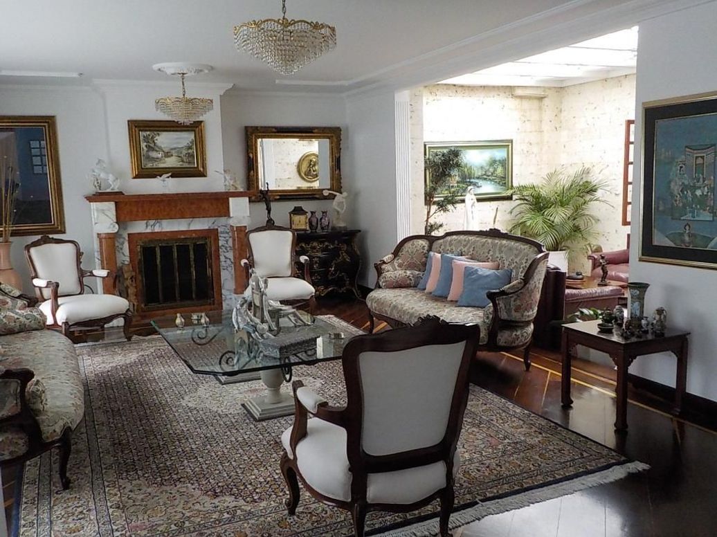 Casa de 3 alcobas en venta en Cerros De Santa Barbara, Bogotá, 442 m² · foto 2 de 20