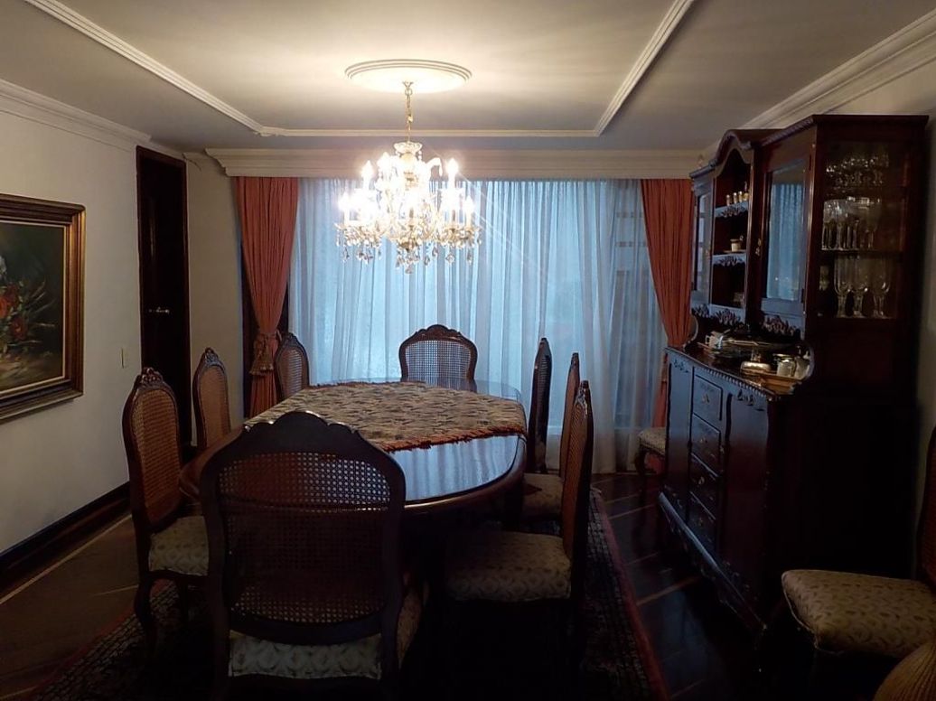Casa de 3 alcobas en venta en Cerros De Santa Barbara, Bogotá, 442 m² · foto 6 de 20