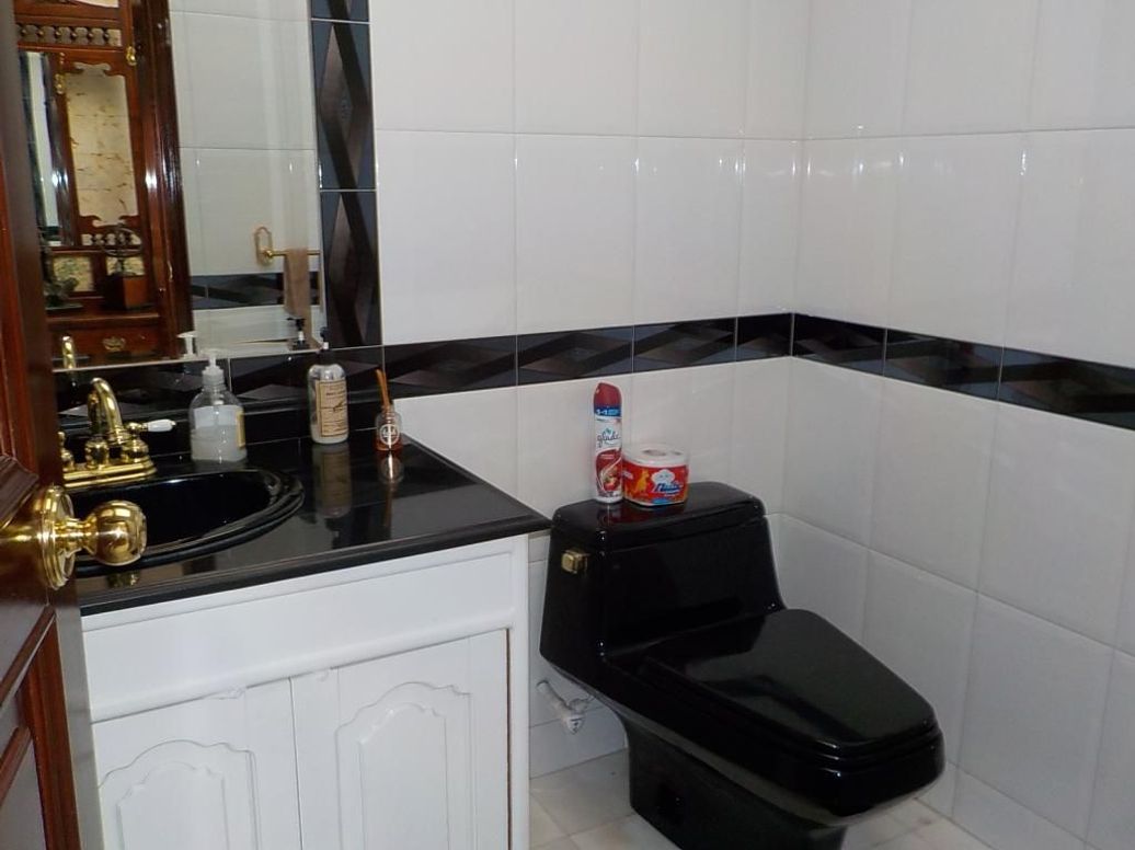 Casa de 3 alcobas en venta en Cerros De Santa Barbara, Bogotá, 442 m² · foto 19 de 20