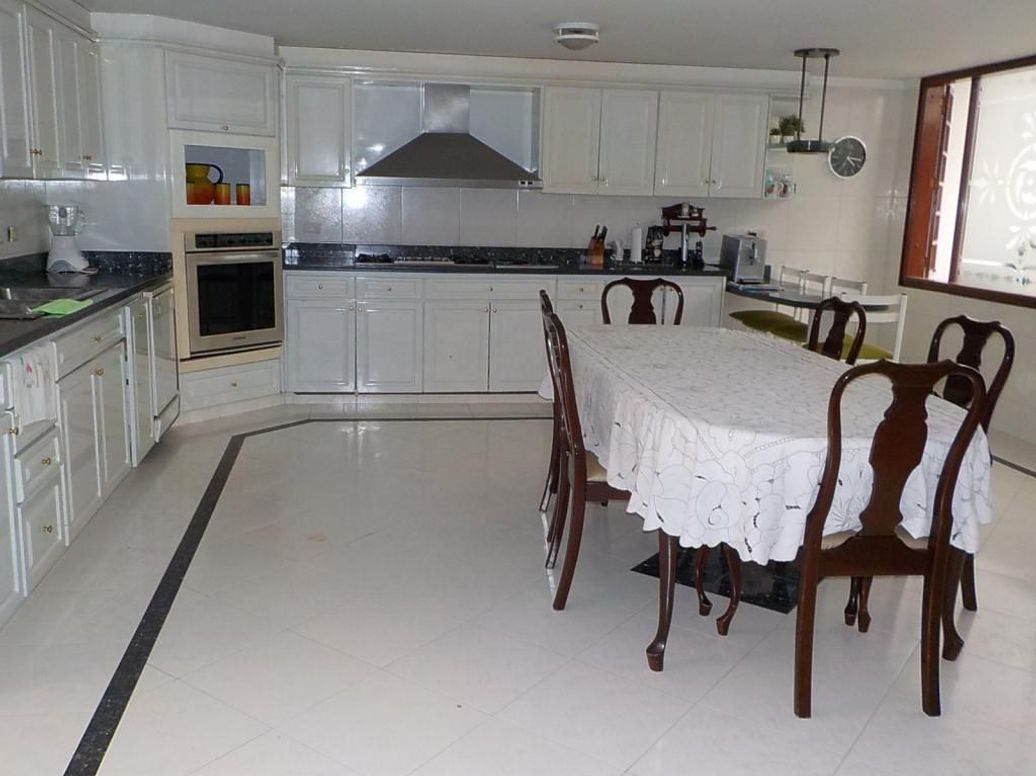 Casa de 3 alcobas en venta en Cerros De Santa Barbara, Bogotá, 442 m² · foto 9 de 20