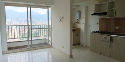 Apartamento en venta en unidad cerrada cerca a Club, restaurantes, supermercados, iglesias, colegios, acceso a transporte publico y servicios complementarios. Piso en baldosa, sala comedor, 3 alcobas con baño en la principal, cocina integral abierta, balcon y parqueadero independiente cubierto ). Conjunto cerrado con ascensor, piscina, gimnasio, salon social, sauna, turco, parques infantiles, placa polideportiva, zonas verdes, vigilancia 24 hrs, y circuito cerrado de tv.  *Inmuebles sujetos a verificación de disponibilidad.*