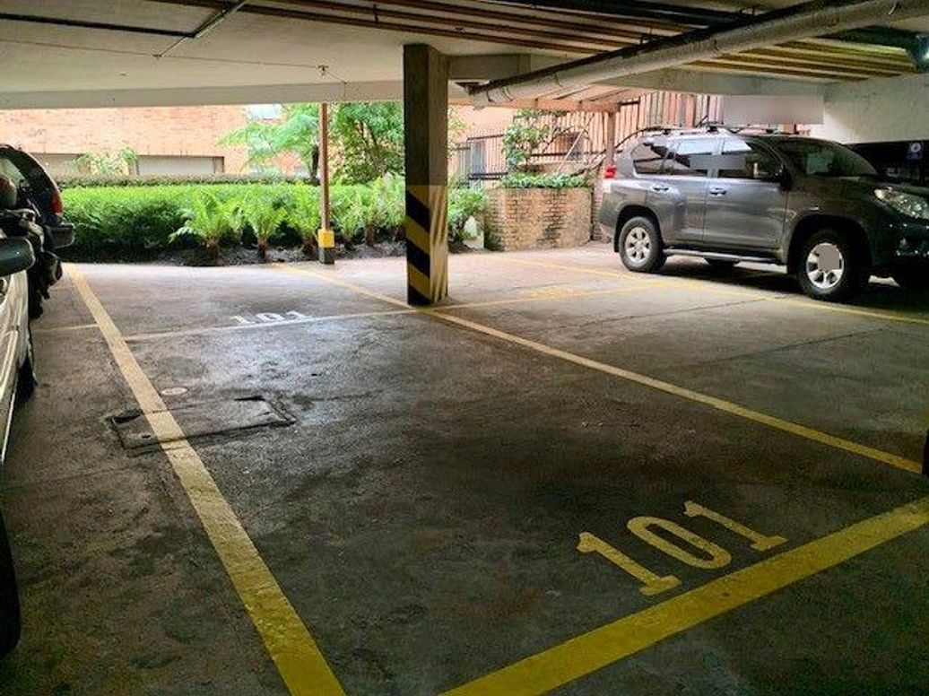 Apartamento de 3 alcobas en arriendo en Los Rosales, Bogotá, 200 m² · foto 9 de 16