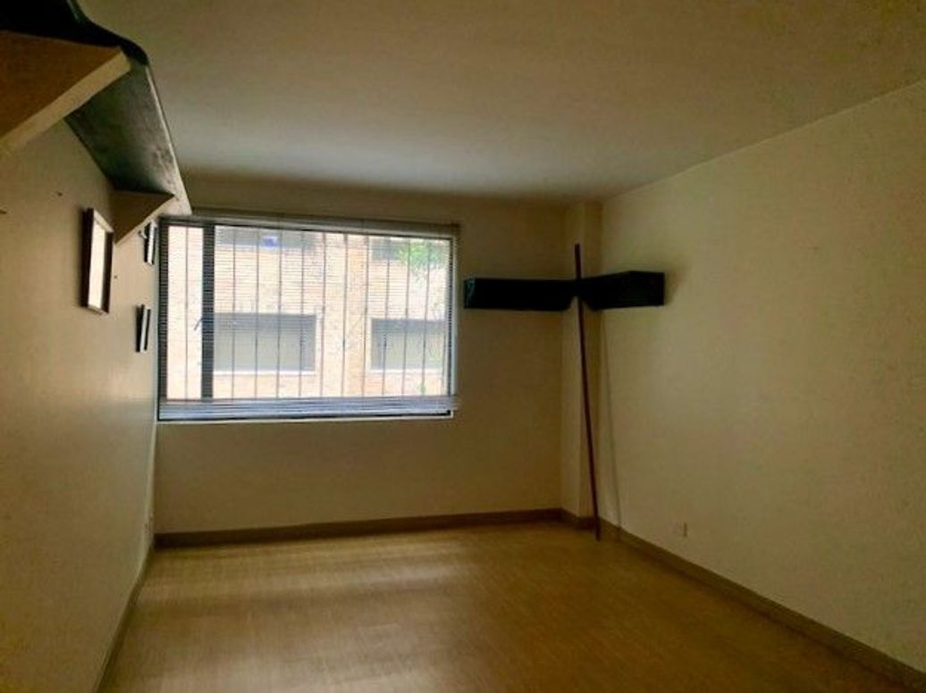 Apartamento de 3 alcobas en arriendo en Los Rosales, Bogotá, 200 m² · foto 10 de 16